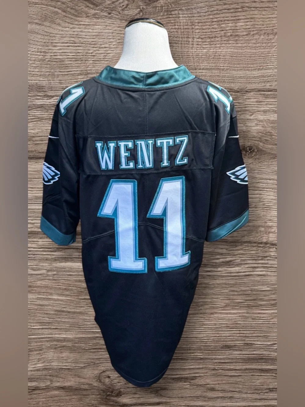 NWT Nike NFL Philadelphia Eagles Carson Wentz #11 jersey SZ M